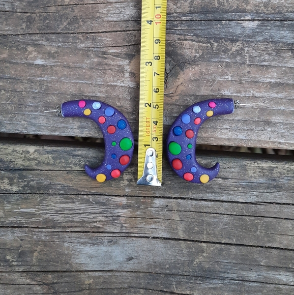 Glitter Purple Rainbow 🌈 Earrings 👑 - Picture 5 of 5